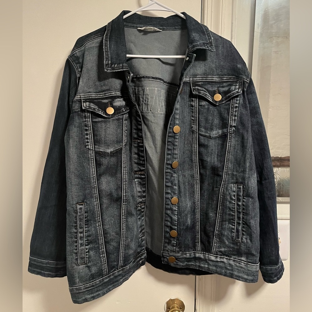 Stunning Canadian Tuxedo - image 3